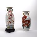 Paire de vases en porcelaine émaillée polychrome, fleurs et dragons, XXe siècle