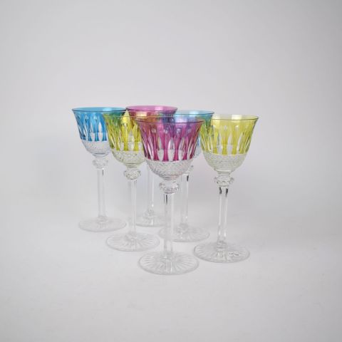 Suite de 6 verres en cristal coloré Saint Louis, modèle Tommy, 19,7 cm