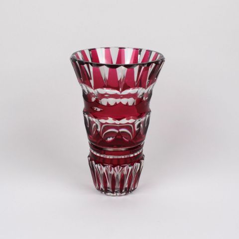 Vase en cristal rouge et incolore signé Val Saint Lambert, 25 cm