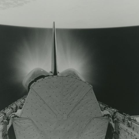Rare tirage d'époque : La navette spatiale en manœuvre orbitale, 1983
