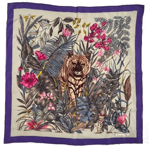 Foulard en soie Christian Dior motif tigre, dimensions 90 x 90 cm