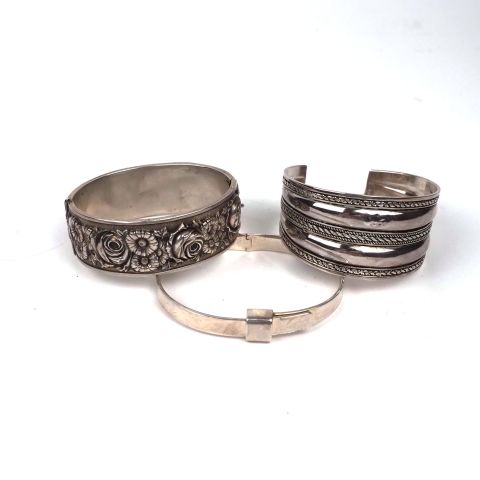 Ensemble de 3 bracelets en argent aux motifs variés et élégants