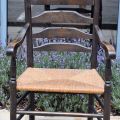 Grand fauteuil en bois noirci