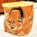Table basse en bois africain ajouré, vernis, diamètre 50 cm, hauteur 52 cm