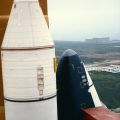 Nahaufnahme des Feststoffboosters des Space Shuttle - Oldtimer-Abzug
