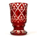 Verre rouge à décor floral, début XXe, hauteur 13,5 cm, quelques rayures