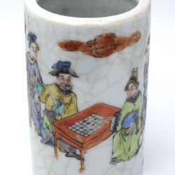 Chinese pot in enameled porcelain, Go game design