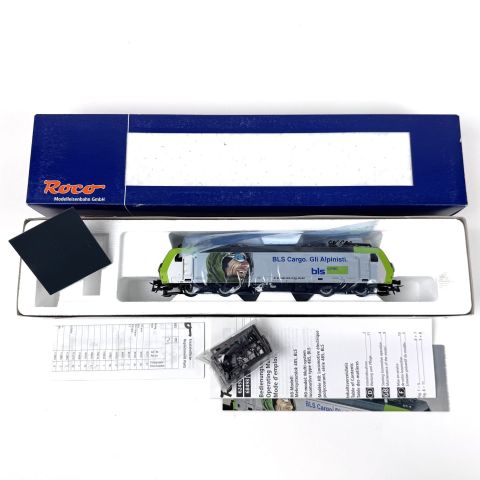 Locomotive électrique BLS "91 85 4485 003-8" en état neuf avec accessoires