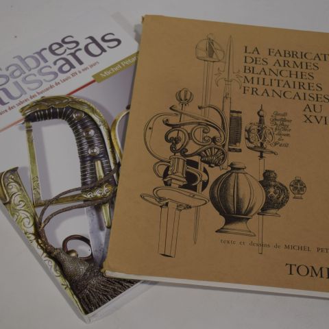 Livres sur l'histoire et la fabrication d'armes blanches militaires françaises
