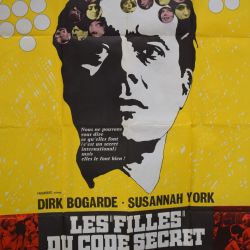 Affiche vintage du film "Les Filles du Code Secret" par David Greene