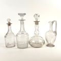 Lot de quatre pièces en verre pour le service du vin