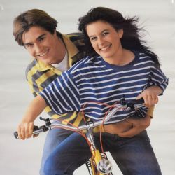 Affiche anti-tabac Luxembourg : "Jonk an Onofhängeg. Och vum Tabak !" (Jacqueline Weber, 60 x 42 cm)