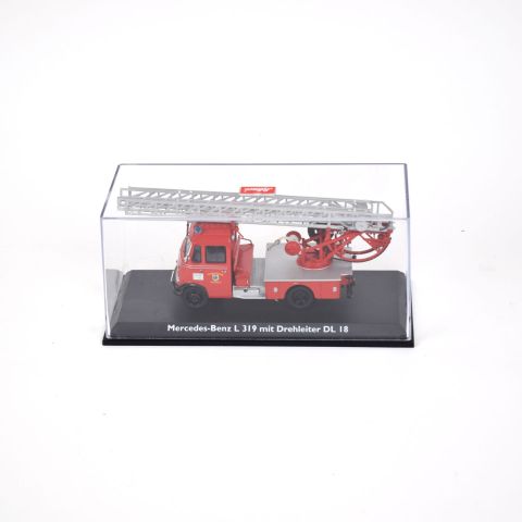 Camion Mercedes-Benz L 319 Freiwillige Feuerwehr Murnau, modèle SCHUCO, bon état