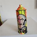 Bombe de peinture transformée en œuvre d'art pop inspirée de la bande dessinée