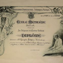 Diplôme de Coupe et Couture, École Ménagère Ettelbruck, Imprimerie d'Art Luxembourgeoise, ca 1930