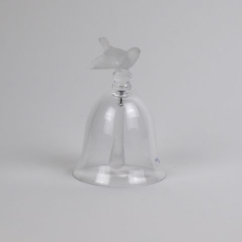 Cloche en cristal Lalique avec oiseau, signé, hauteur 18 cm, élégance raffinée