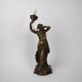 Griechische Göttin aus Bronze, umgewandelt in eine Lampe, signiert Pradier, einige Abnutzungserscheinungen