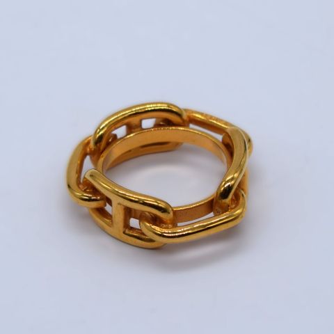 Anneau de foulard doré HERMÈS avec décoration de mors élégant