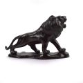 Lion en bronze moderne avec patine foncée sur socle élégant
