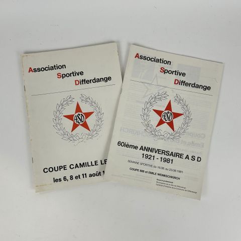 Deux brochures commémoratives de l'Association Sportive Differdange : anniversaires et coupes