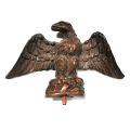Kaiserlicher Adler aus geschnitztem Holz, Anfang des 19. Jahrhunderts, Teile gebrochen, Höhe 11 cm