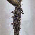 Importante statue Vodou du Bénin en bois et fer, patine sacrificielle