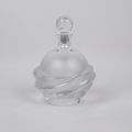 Karaffe in opalisierendem Lalique-Kristall, Twist-Dekor, Höhe 23 cm, signiert