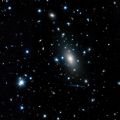 (NASA. GRAND FORMAT. ESPACE PROFOND) LA PLUS GRAND GALAXIE JAMAIS OBSERVEE PAR L'HOMME