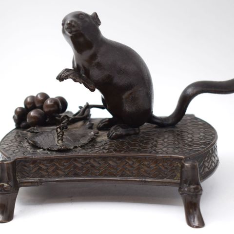 Sculpture en bronze patiné, souris