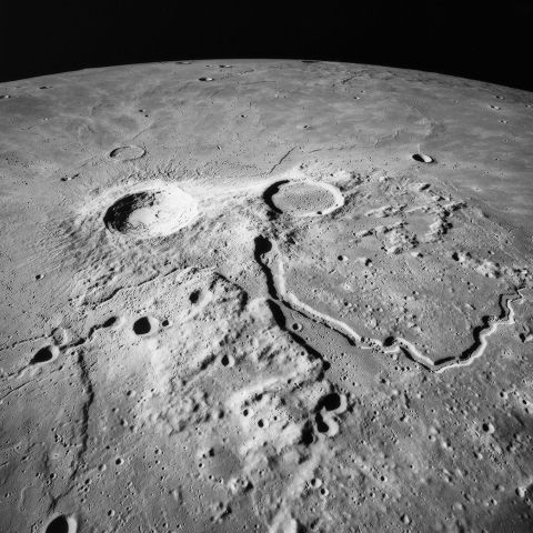 Vue époustouflante du cratère Aristarchus, mission Apollo 15, 1971. Grand format