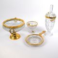 Ensemble en cristal taillé plaqué or 24ct : bonbonnière, coupes et vide poche