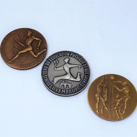 (SPORT) Médaille sportive en bronze Lex WEYER Champions de Volley-Ball 1960