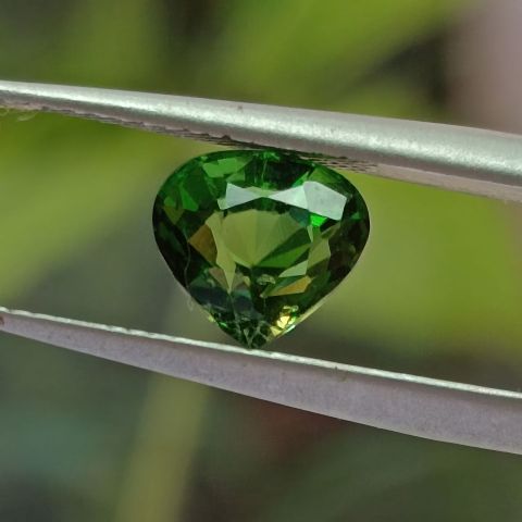 Tourmaline naturelle verte provenant du Sri Lanka - Qualité AAA - 1.30 ct