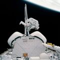 Astronaut Bruce McCandless II beim Testen des TPAD während der Operation 41-B (1984)