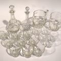 Ensemble de cristal : carafes, brocs et verres de style Saint-Louis