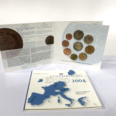 Pochette de 9 pièces EURO 2004 : Collection spéciale du Luxembourg en plexiglas