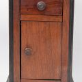 Table de nuit en acajou du XXe siècle, hauteur 22 cm