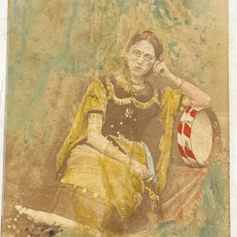 Photographie authentique d'une gitane par Charles Bernhoeft, vers 1895