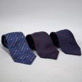 (HERMES) Ensemble 3 cravates HERMES, bleu et rouge, 100% soie