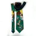 Cravate Astérix : Obélix et Assurancetourix sur fond vert, éditions Albert René