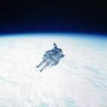 Fotografie von Bruce McCandless während einer EVA: Nasa, 1984