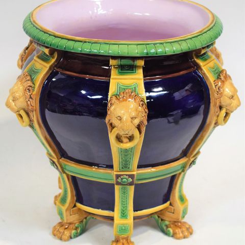 MINTON (faïencerie anglaise)