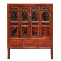 Armoire en bois laqué chinois, décor végétal et paysages lacustres, début XXe siècle