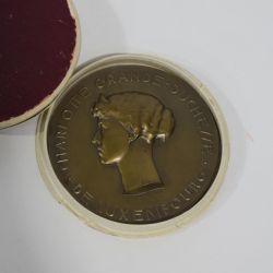 Bronzemedaille der Großherzogin Charlotte von Luxemburg von Claus CITO