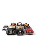 Sammlung von Miniaturautos: Klassiker und seltene Modelle in verkleinertem Maßstab.