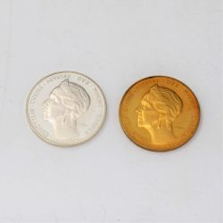 Seltene Sammlung von Gedenkmünzen zum 80. Geburtstag der Großherzogin Charlotte