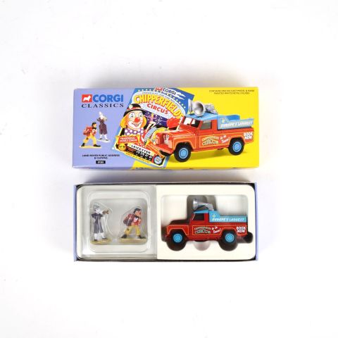 Corgi Classics Land Rover Public Address & Clowns ref 07202, état neuf