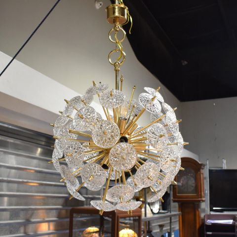 Chandelier Sputnik en cristal taillé et laiton doré, style Emil Stejnar