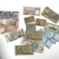 Collection de 21 billets de banque du XXème siècle, divers pays