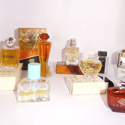 Assortiment de dix flacons de parfum miniatures des grandes maisons prestigieuses